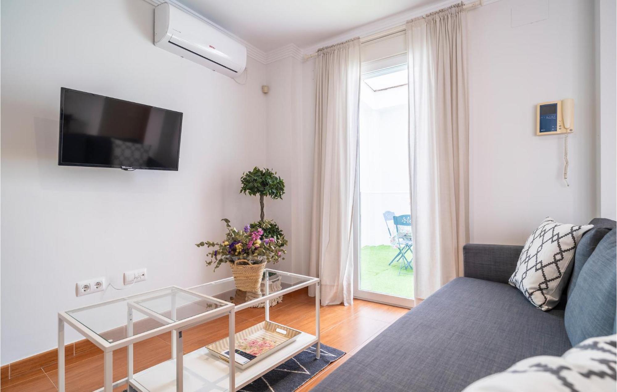 Pet Friendly Apartment In Jerez De La Frontera Exterior photo